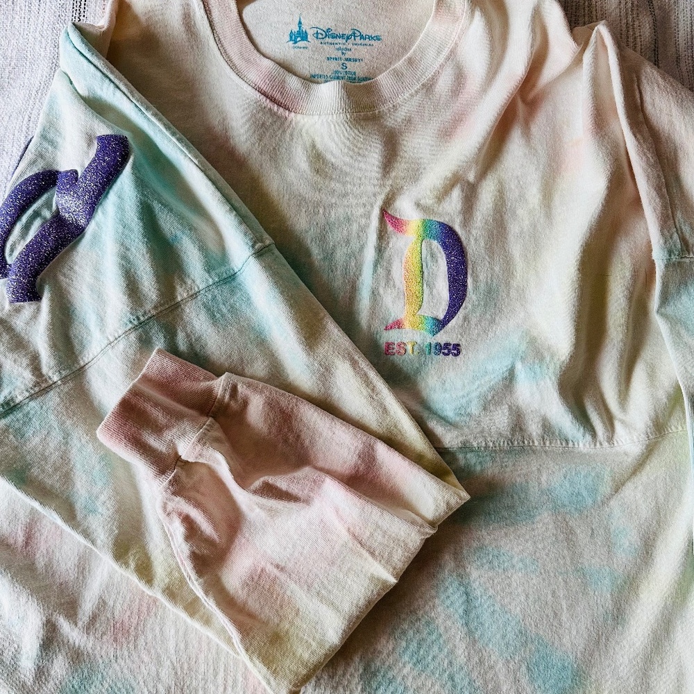 Cute rainbow Disneyland long sleeve!